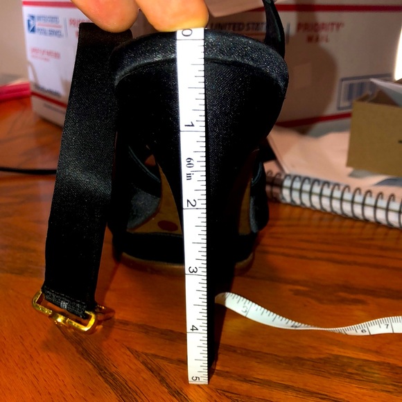 BCBG MAXAZRIA BLACK SATIN LEATHER PLATFORM HEELS - Picture 10 of 10